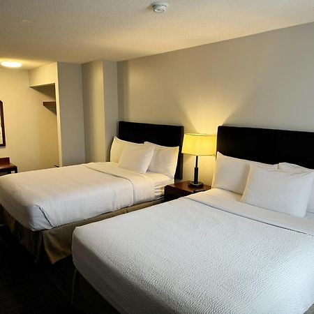 Divya Sutra Plaza And Conference Centre Calgary Airport Hotell Exteriör bild