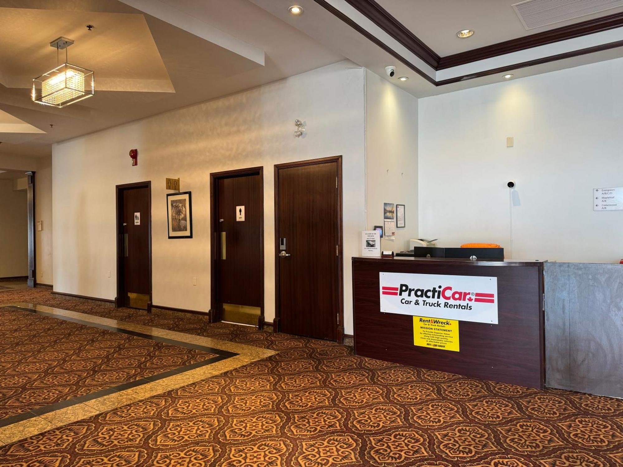 Divya Sutra Plaza And Conference Centre Calgary Airport Hotell Exteriör bild