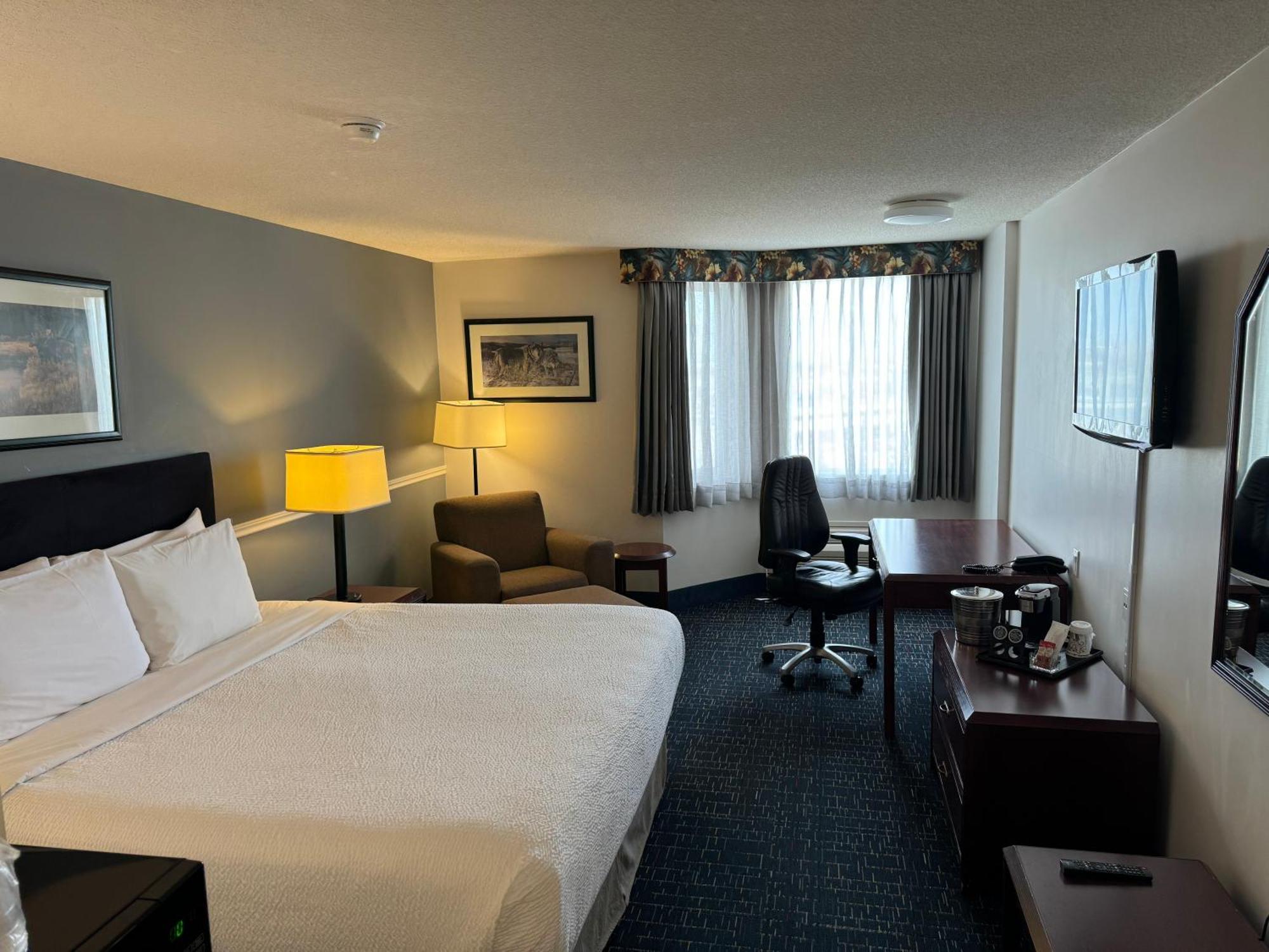 Divya Sutra Plaza And Conference Centre Calgary Airport Hotell Exteriör bild