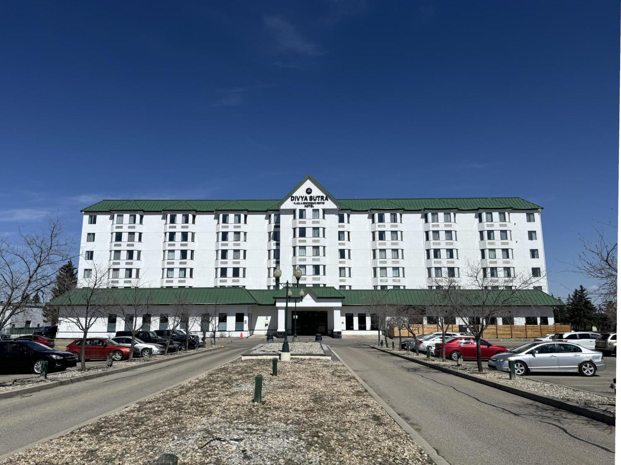 Divya Sutra Plaza And Conference Centre Calgary Airport Hotell Exteriör bild