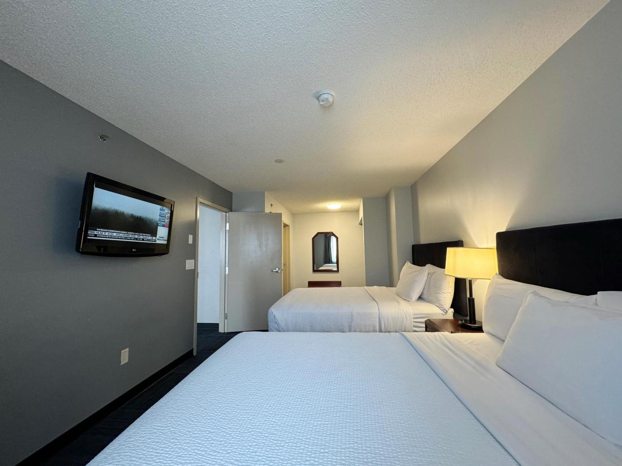 Divya Sutra Plaza And Conference Centre Calgary Airport Hotell Exteriör bild