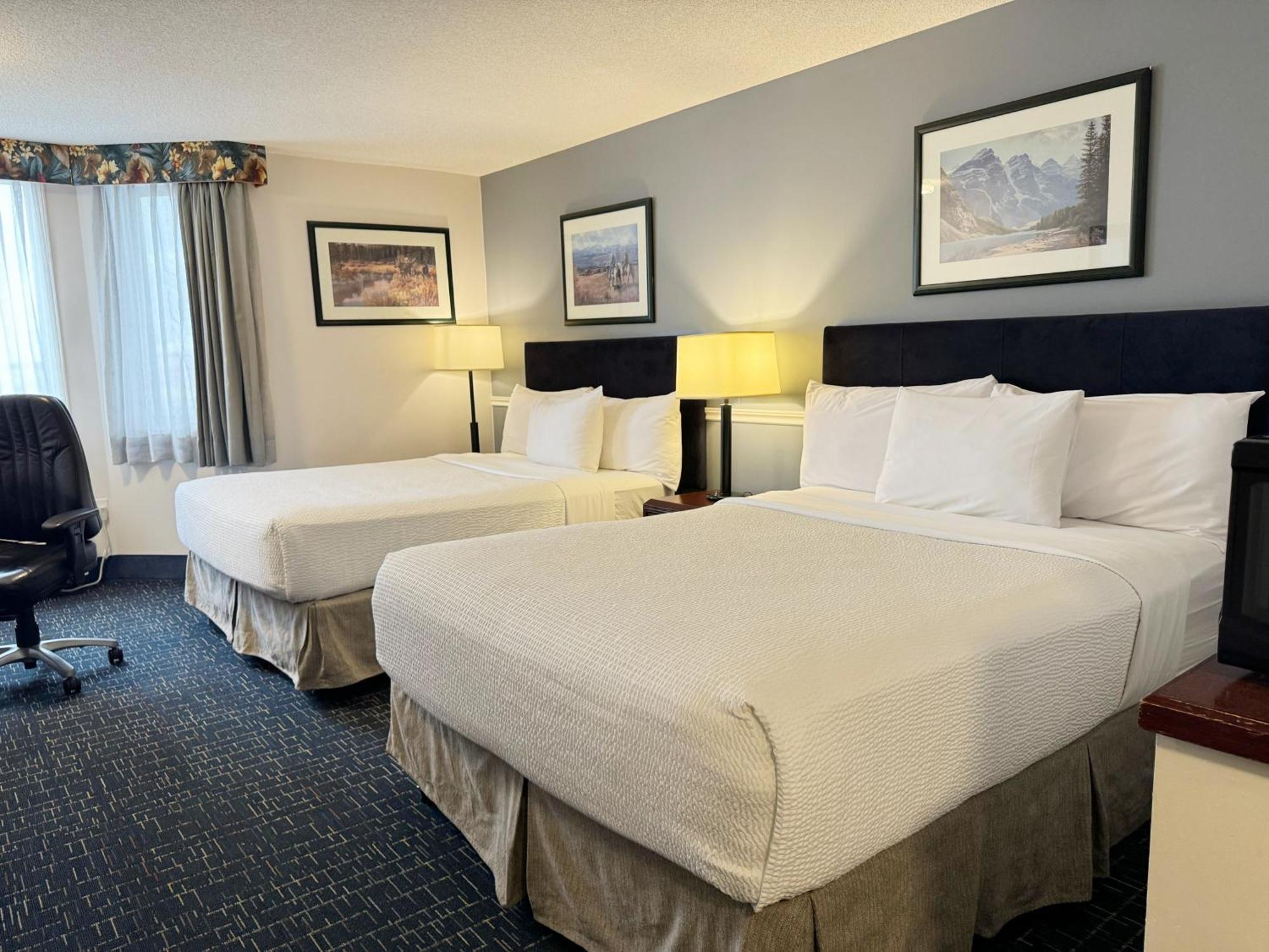 Divya Sutra Plaza And Conference Centre Calgary Airport Hotell Exteriör bild